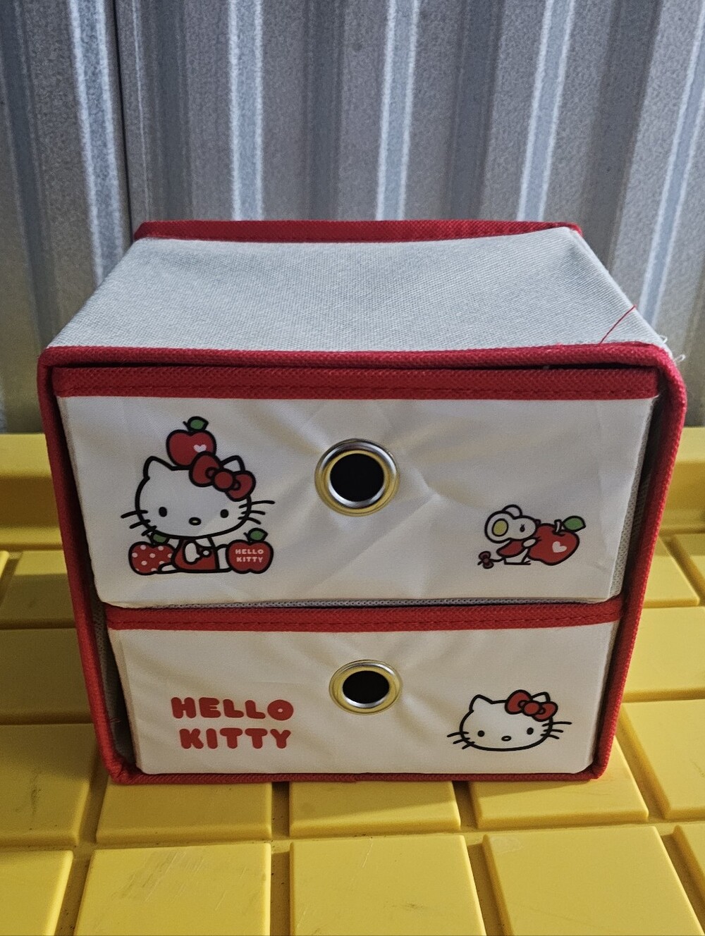 Hello Kitty Red and White Organizers - Picture 4 of 5